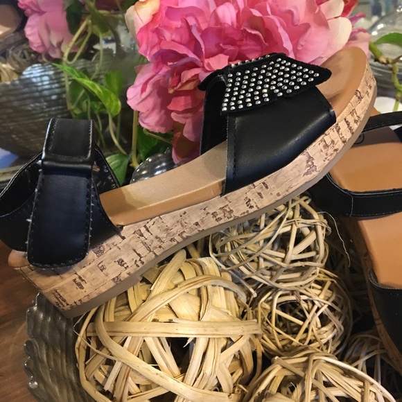 Girls size 13 black sparkle sandals - Picture 7 of 7